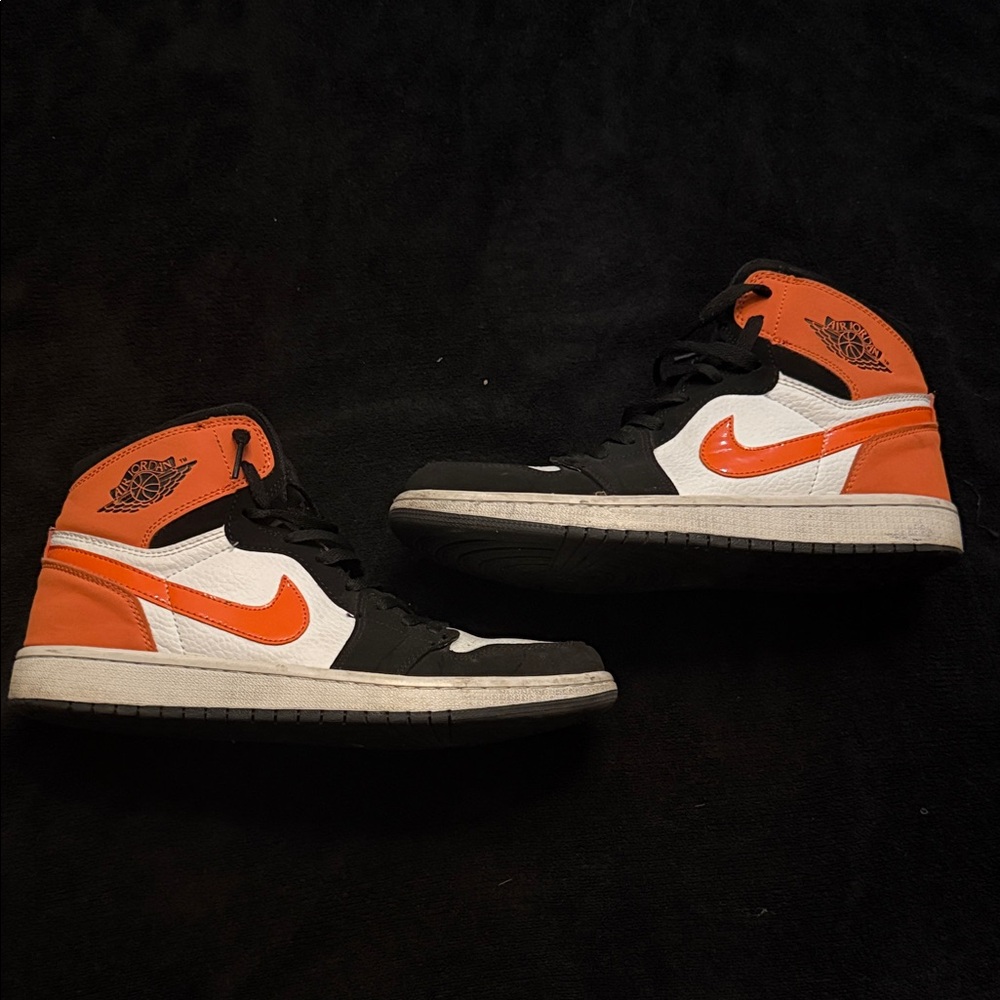 Air Jordan 1 High OG shattered backboard